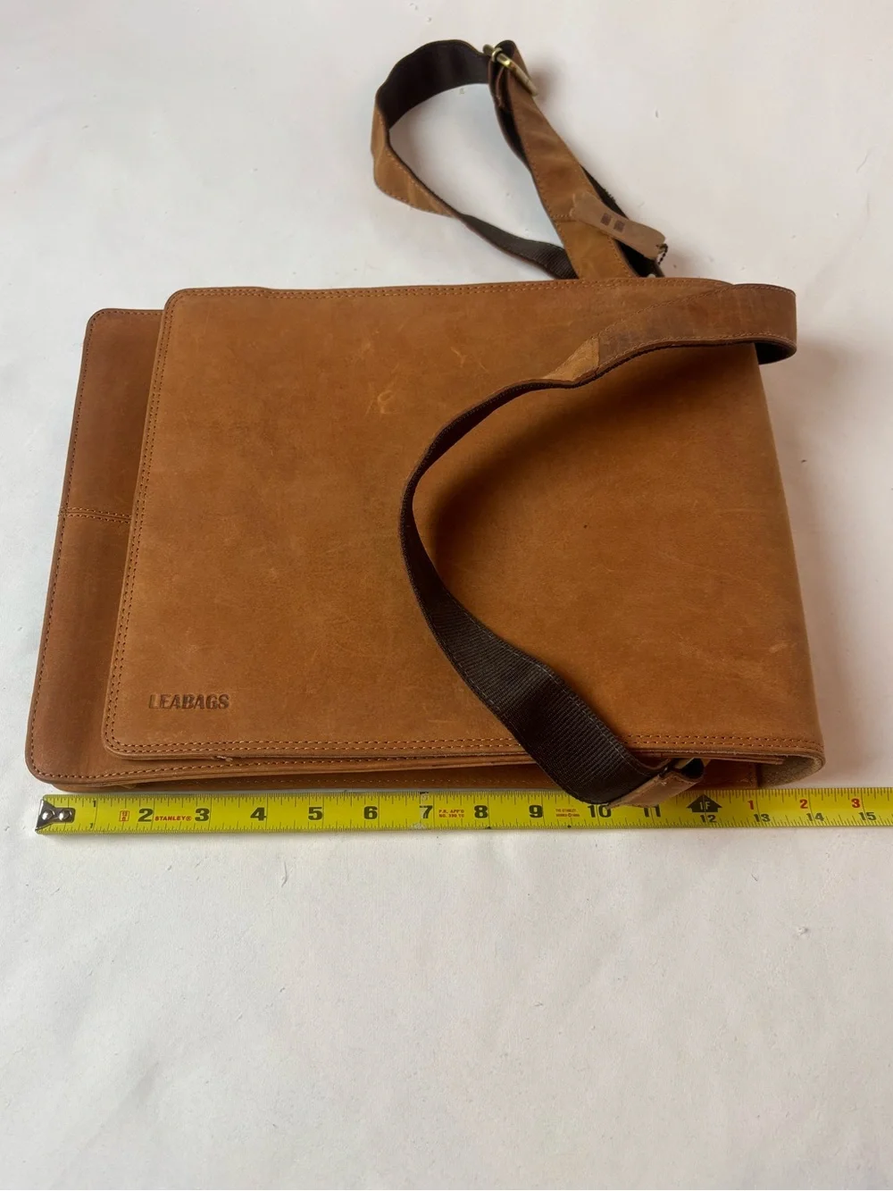 NWOT LEABAGS London Leather Messenger Shoulder Laptop Bag Unisex Brown